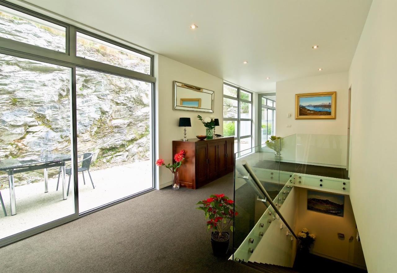Spectacular Panoramic 5bedroom Lakeview Ferienhaus
