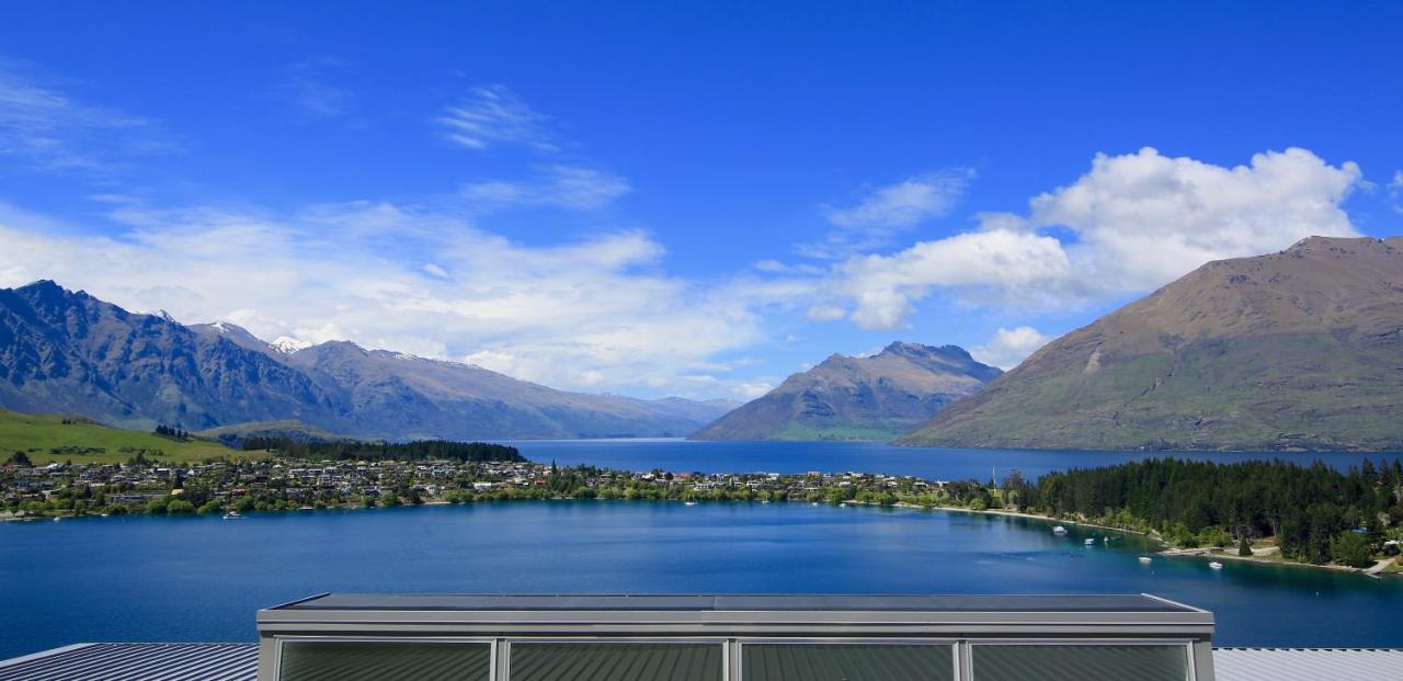 Spectacular Panoramic 5bedroom Lakeview Ferienhaus