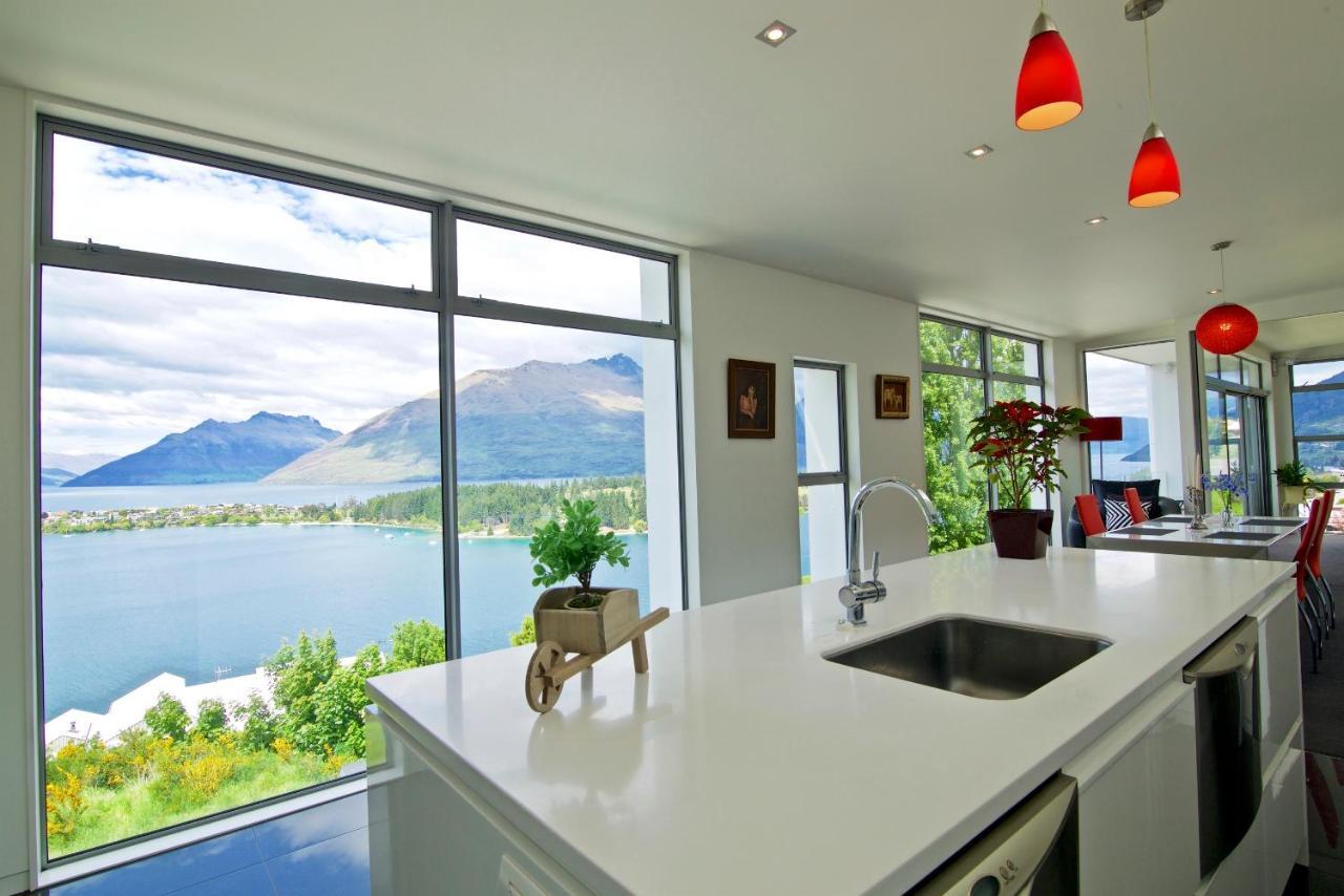 Ferienhaus Spectacular Panoramic 5bedroom Lakeview *