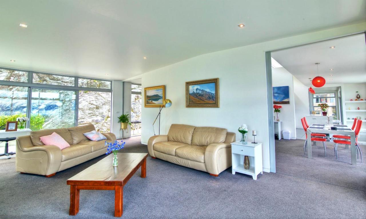 Spectacular Panoramic 5bedroom Lakeview Ferienhaus Queenstown