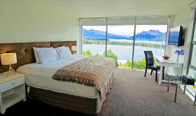 Spectacular Panoramic 5bedroom Lakeview Queenstown